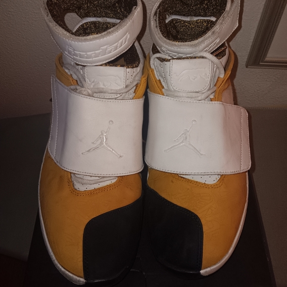 Jordan 20 East Coast  Rare sz 13 Chutney